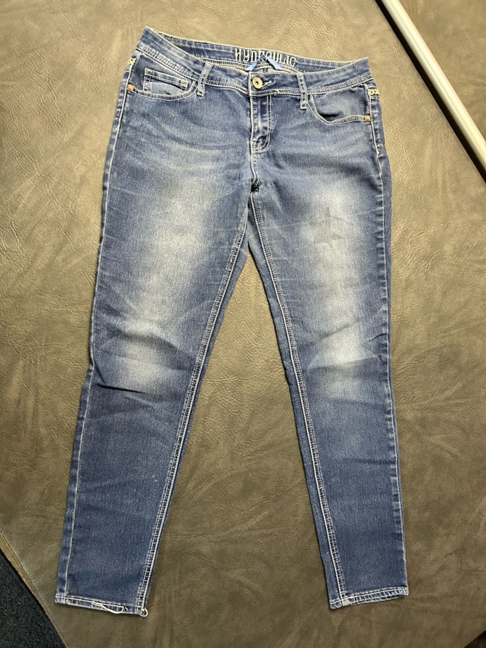 Hydraulic Blue Women's Skinny Jeans. 13/14  Star stain on right thigh